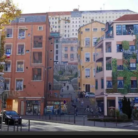 Mini 12m2, Lyon4, Centre Croixrousse, 2prs *